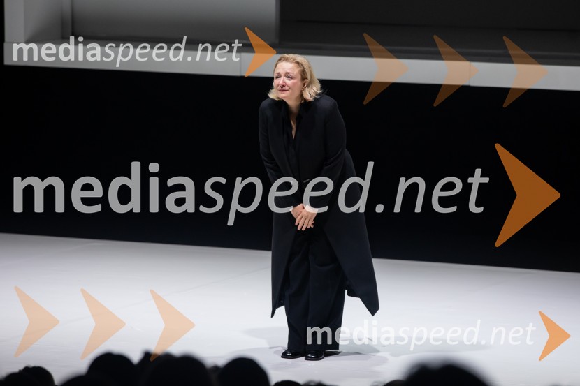  Nataša Barbara Gračner, režiserka in igralkaZdravnica, premiera v SNG Drama Ljubljana