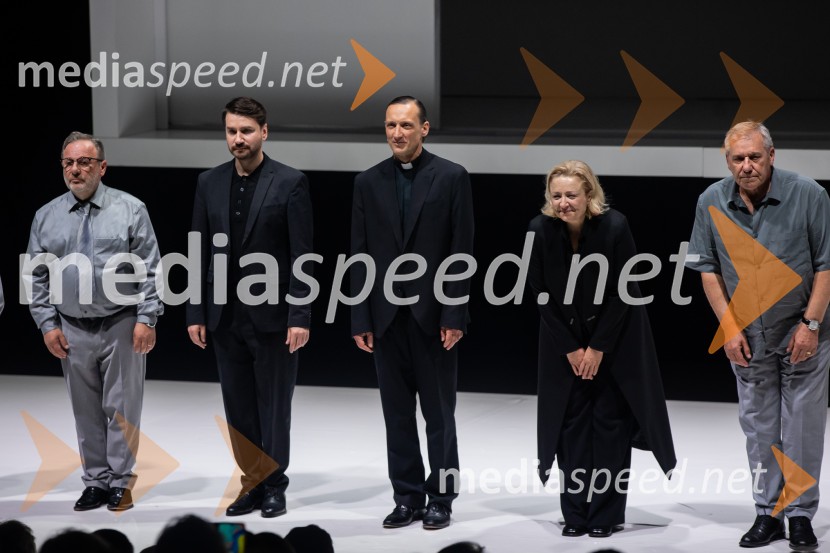  Bojan Emeršič, igralec;  Saša Tabaković, igralec, nekdanji poslanec SMC;  Marko  Mandić, igralec;  Nataša Barbara Gračner, režiserka in igralka;  Aleš Valič, igralecZdravnica, premiera v SNG Drama Ljubljana