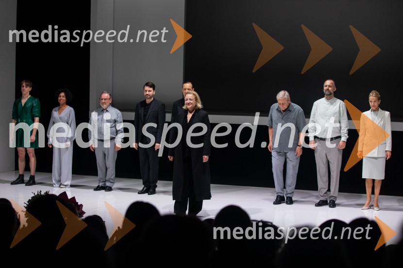  Nataša Barbara Gračner, režiserka in igralkaZdravnica, premiera v SNG Drama Ljubljana