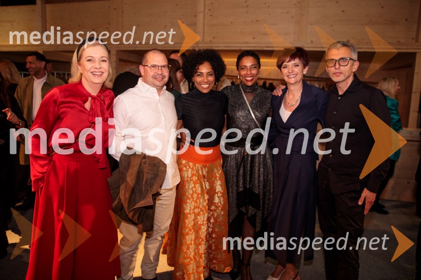  ... ;  Borut Tiran, odvetnik;  Irena Yebuah Tiran, operna pevka;  Leticia  Yebuah Slapnik, arhitektka in glasbenica;  ... ;  Aleš Pavlin, Perfo ProductionZdravnica, premiera v SNG Drama Ljubljana