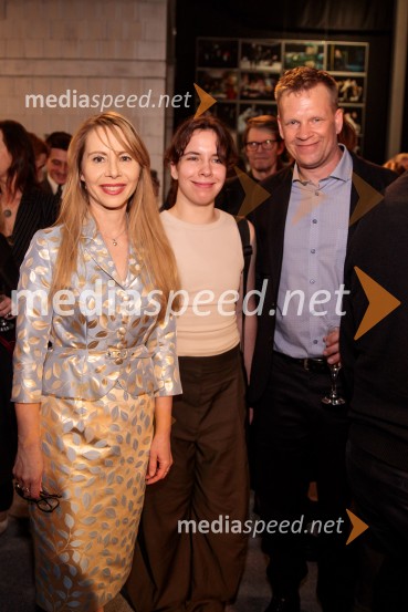  Saša  Mihelčič, igralka;  ... ;  Luka Nabergoj, pomočnik ravnateljice SNG Drama LjubljanaZdravnica, premiera v SNG Drama Ljubljana