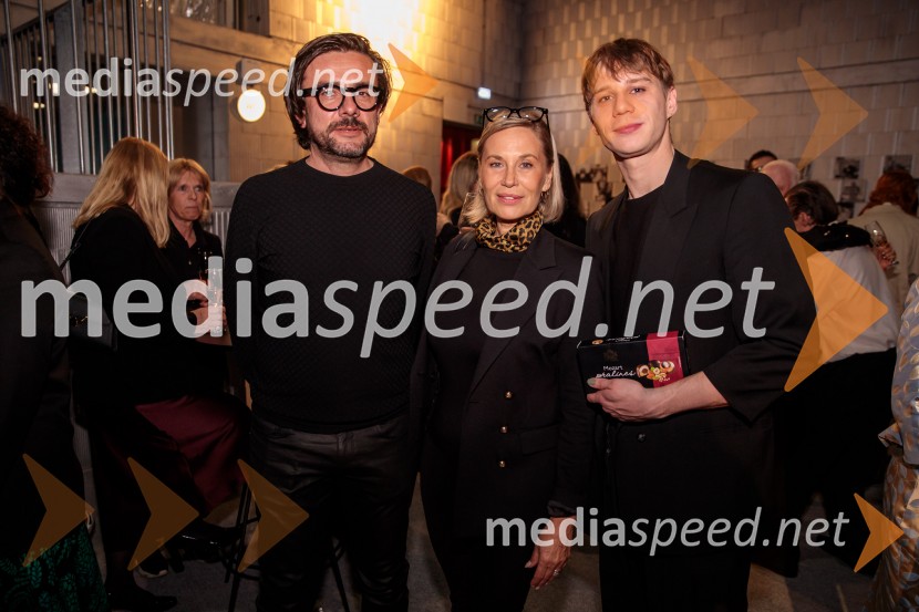  ... ;  ... ;  Timon Šturbej, igralecZdravnica, premiera v SNG Drama Ljubljana