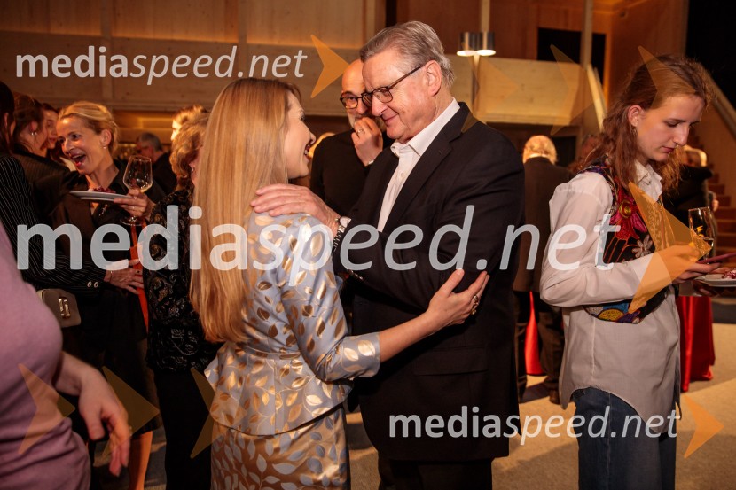  Saša  Mihelčič, igralka;  Dušan Mlakar, režiserZdravnica, premiera v SNG Drama Ljubljana