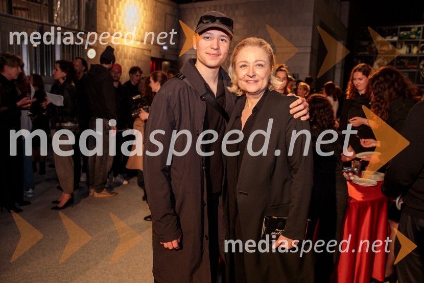  Svit Šturbej;  Nataša Barbara Gračner, režiserka in igralkaZdravnica, premiera v SNG Drama Ljubljana