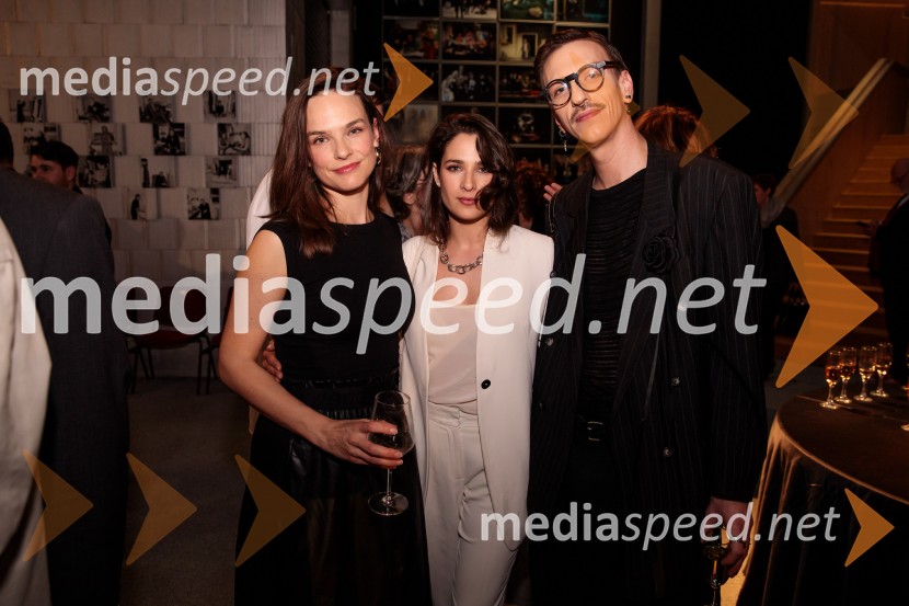  Tina Vrbnjak, igralka;  ... ;  ... Zdravnica, premiera v SNG Drama Ljubljana