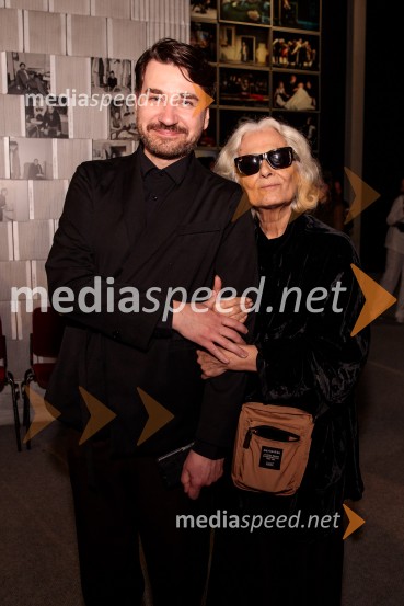  Saša Tabaković, igralec, nekdanji poslanec SMC;  Bjanka Adžić Ursulov, kostumografinjaZdravnica, premiera v SNG Drama Ljubljana