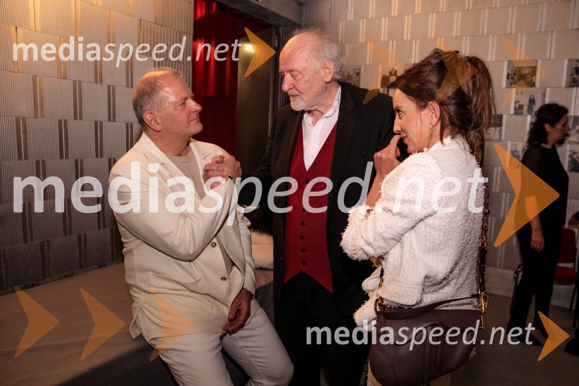  Martin Kušej , režiser;  ... ;  ... Zdravnica, premiera v SNG Drama Ljubljana