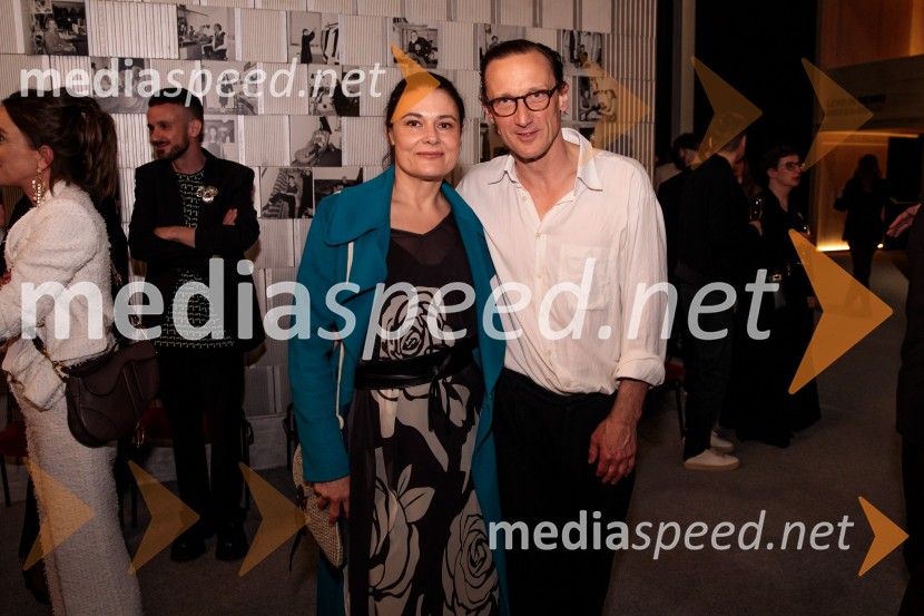  Pia Zemljič, igralka;  Marko  Mandić, igralecZdravnica, premiera v SNG Drama Ljubljana