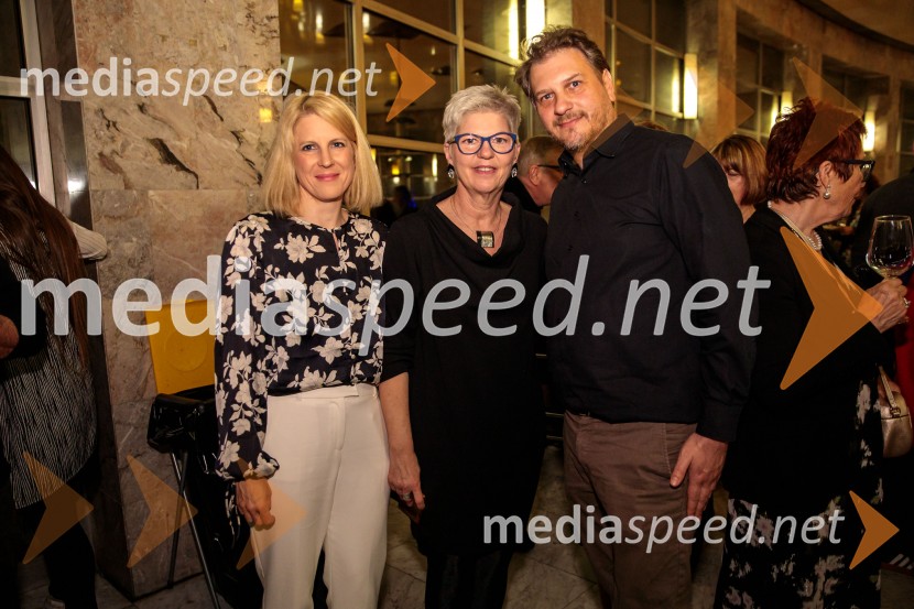  Metka Sulič, vodja odnosov z javnostjo, SNG Nova Gorica;  Mirjam Drnovšček, direktorica, SNG Nova Gorica;  Marko Bratuš, umetniški vodja Slovenskega mladinskega gledališčaKralj Lear, premiera v SNG Nova Gorica