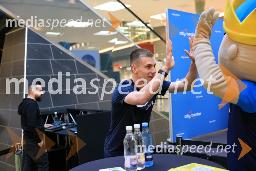  Mark Zabukovnik, nogometaš, NK CeljeMeet&Greet z Grofi v Citycentru Celje