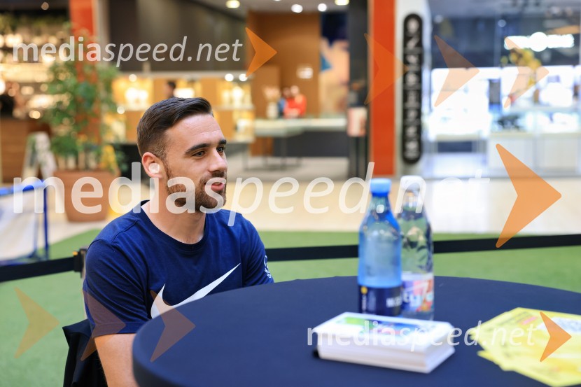  Aljoša Matko, nogometaš, NK CeljeMeet&Greet z Grofi v Citycentru Celje