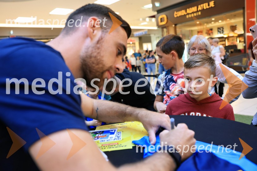  Aljoša Matko, nogometaš, NK CeljeMeet&Greet z Grofi v Citycentru Celje