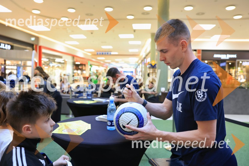  Mark Zabukovnik, nogometaš, NK CeljeMeet&Greet z Grofi v Citycentru Celje