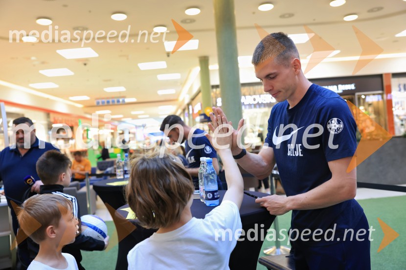  Mark Zabukovnik, nogometaš, NK CeljeMeet&Greet z Grofi v Citycentru Celje