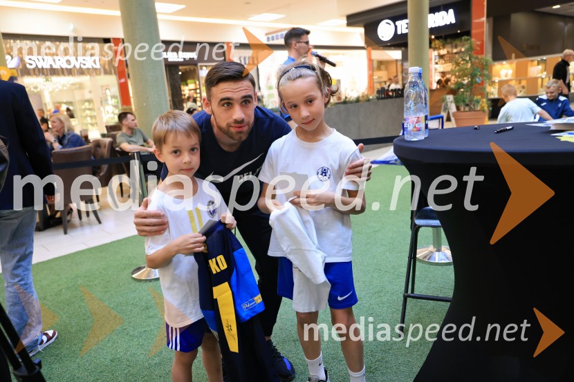  ... ;  Aljoša Matko, nogometaš, NK Celje;  ... Meet&Greet z Grofi v Citycentru Celje