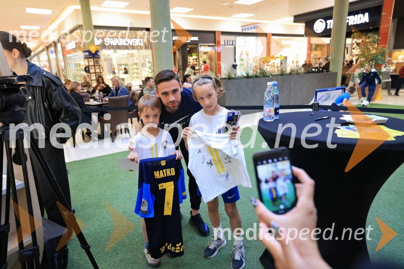  ... ;  Aljoša Matko, nogometaš, NK Celje;  ... Meet&Greet z Grofi v Citycentru Celje