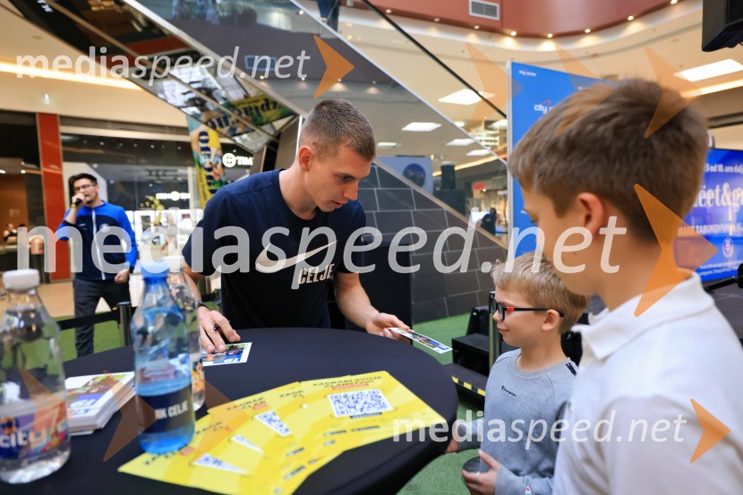  Mark Zabukovnik, nogometaš, NK CeljeMeet&Greet z Grofi v Citycentru Celje