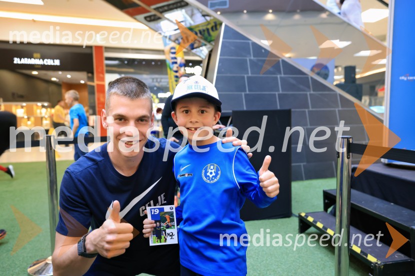 Mark Zabukovnik, nogometaš, NK Celje;  ... Meet&Greet z Grofi v Citycentru Celje