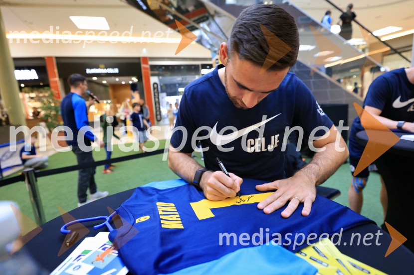  Aljoša Matko, nogometaš, NK CeljeMeet&Greet z Grofi v Citycentru Celje