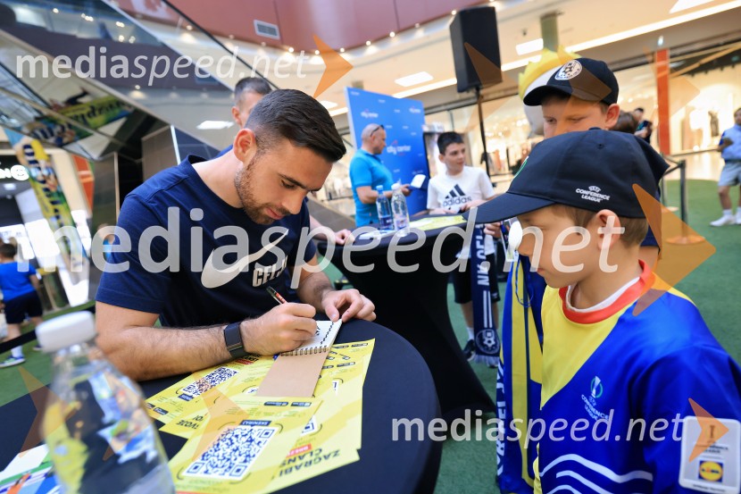  Aljoša Matko, nogometaš, NK CeljeMeet&Greet z Grofi v Citycentru Celje