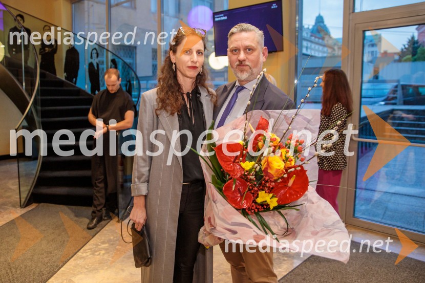 Alarm telesa, premiera v MGL