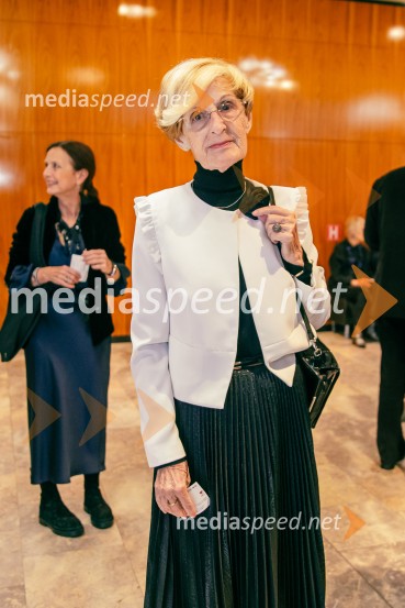  Mojca Kreft, dramaturginja in teatrologinjaAlarm telesa, premiera v MGL