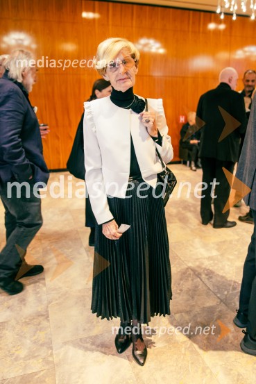  Mojca Kreft, dramaturginja in teatrologinjaAlarm telesa, premiera v MGL