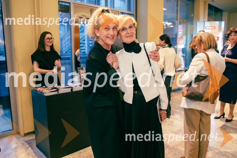  Barbara Hieng Samobor, direktorica in umetniška vodja MGL;  Mojca Kreft, dramaturginja in teatrologinjaAlarm telesa, premiera v MGL