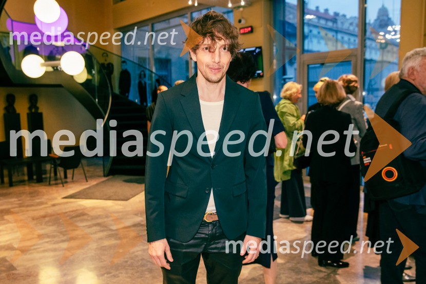  Aljoša  Bagola, predavatelj, avtor in kreativecAlarm telesa, premiera v MGL