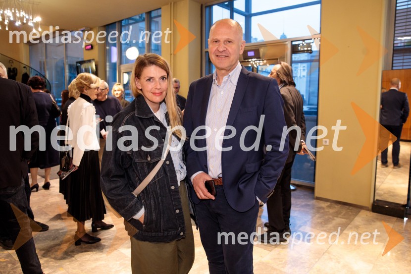  Maša Kljub, TV SLO;  Staš Škrabec, Riko d.o.o.Alarm telesa, premiera v MGL