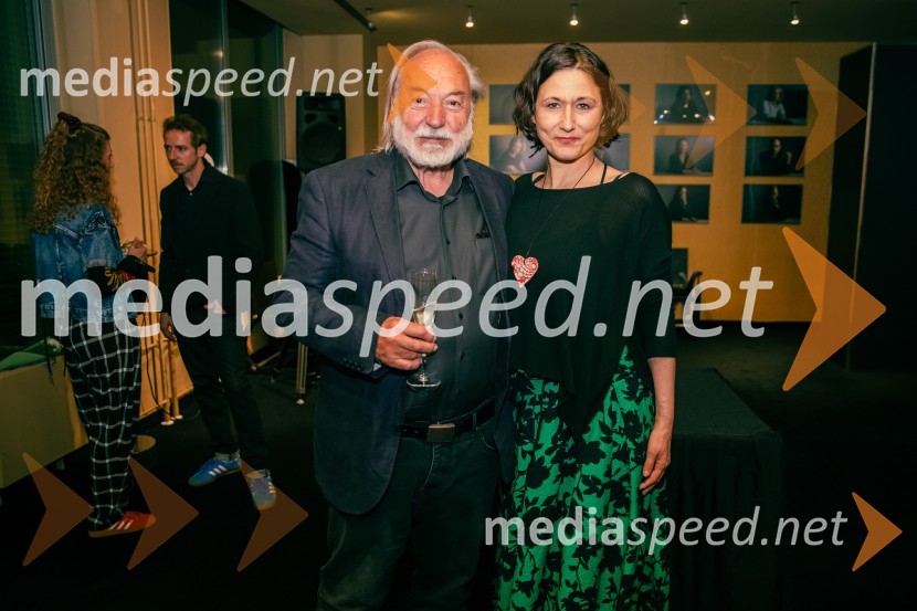  Karpo Godina, režiser;  Barbara Zemljič, režiserkaAlarm telesa, premiera v MGL