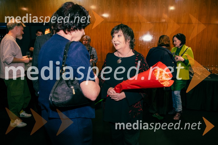  ... ;  Ira Ratej, dramaturginjaAlarm telesa, premiera v MGL