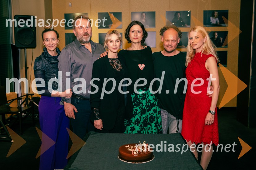  Mojca Funkl, igralka;  Lotos Vincenc Šparovec, igralec;  Iva Krajnc Bagola, igralka;  Barbara Zemljič, režiserka;  Gašper Jarni, igralec;  Tjaša  Železnik, igralkaAlarm telesa, premiera v MGL