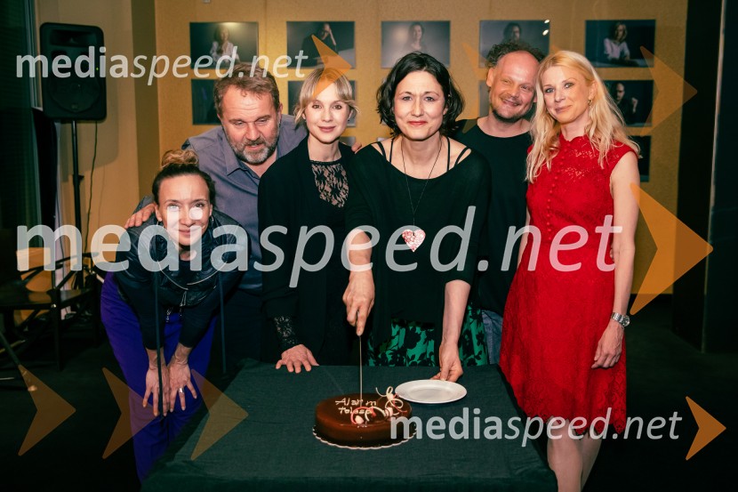  Mojca Funkl, igralka;  Lotos Vincenc Šparovec, igralec;  Iva Krajnc Bagola, igralka;  Barbara Zemljič, režiserka;  Gašper Jarni, igralec;  Tjaša  Železnik, igralkaAlarm telesa, premiera v MGL