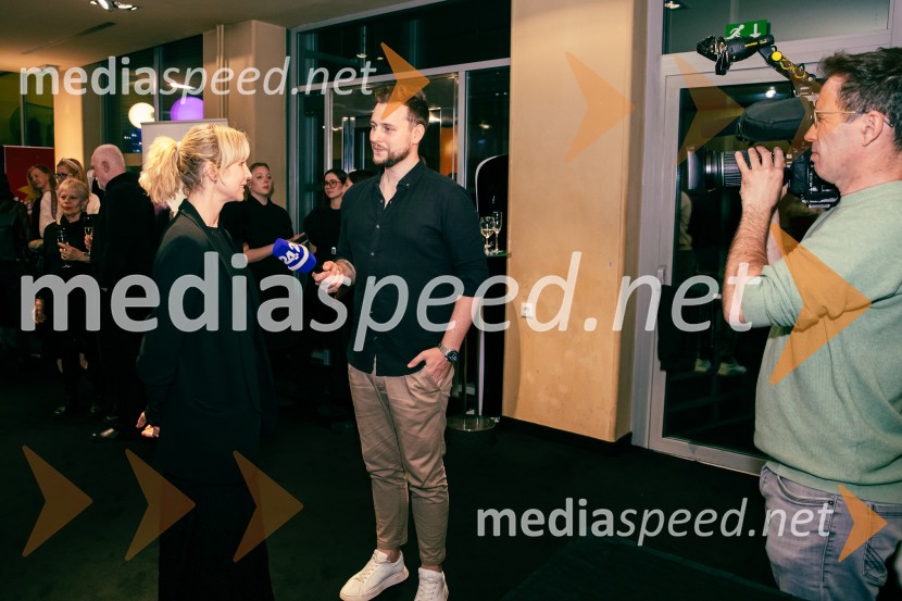  Iva Krajnc Bagola, igralka;  Alen Podlesnik, moderator, novinar POP TVAlarm telesa, premiera v MGL