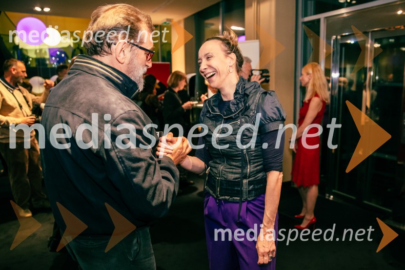  ... ;  Mojca Funkl, igralkaAlarm telesa, premiera v MGL