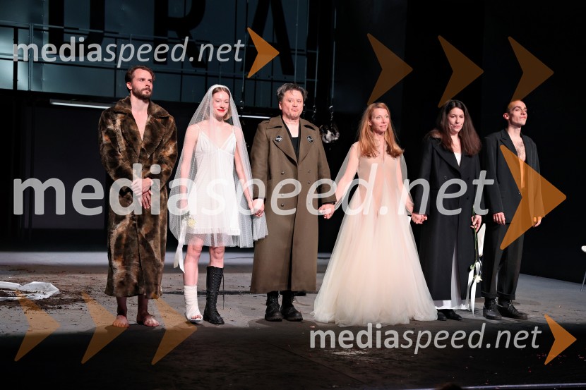  Blaž Dolenc, igralec;  Julija Klavžar, igralka;  Branko Šturbej, igralec;  Nataša Matjašec Rošker, igralka;  Minca Lorenci, igralka;  Petja Labović, igralecFedra, premiera Drame SNG Maribor