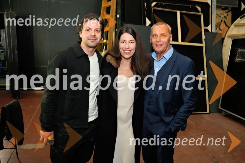  Tibor Hrs Pandur, pesnik, dramaturg in prevajalec;  Minca Lorenci, igralka;  Danilo Rošker, direktor SNG MariborFedra, premiera Drame SNG Maribor