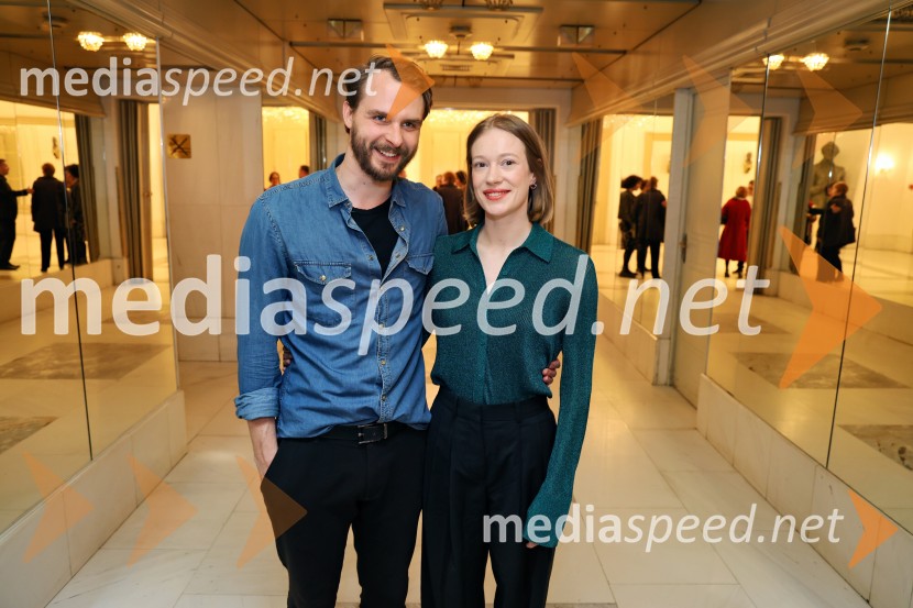  Blaž Dolenc, igralec;  Julija Klavžar, igralkaFedra, premiera Drame SNG Maribor