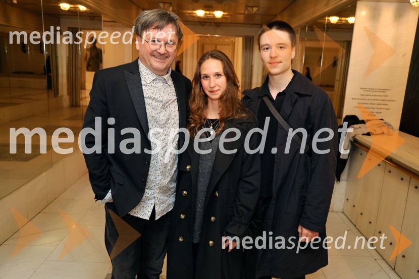  Branko Šturbej, igralec;  ... ;  Svit ŠturbejFedra, premiera Drame SNG Maribor