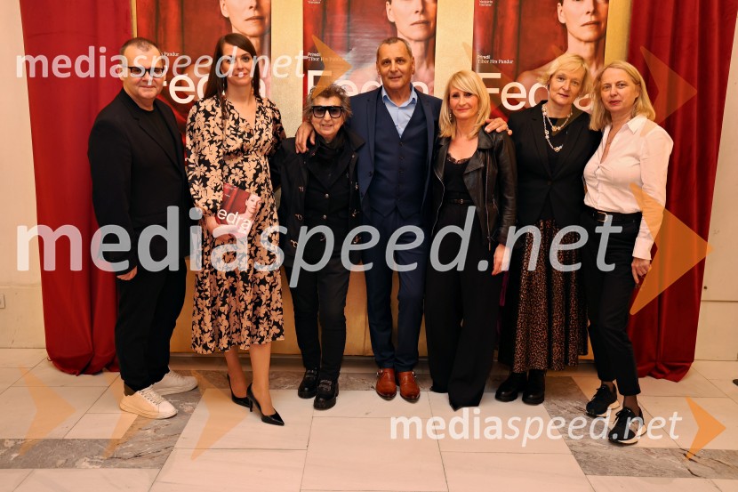  Alan Kavčič, predstavnik za odnose z javnostmi SNG Maribor;  Špela Lešnik, producentka Drame SNG Maribor;  Dragica Petrovič, režiserka in producentka;  Danilo Rošker, direktor SNG Maribor;  Anja  Žižek, marketing SNG Maribor;  Mira Osvald, solastnica, slaščičarna Ilich;  Jasmina Leskovar, SNG MariborFedra, premiera Drame SNG Maribor