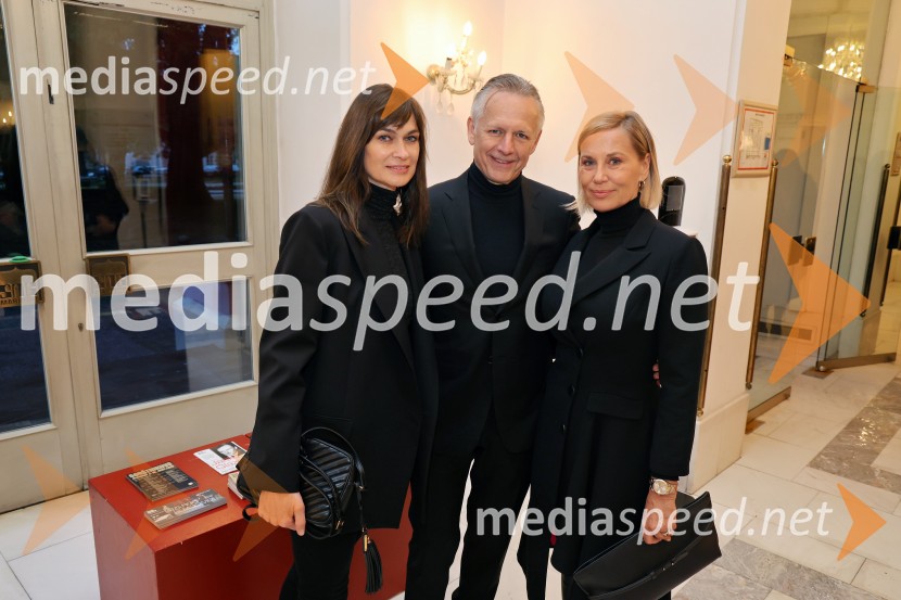  Mojca Kac;  Andrej Kac, odvetnik;  Ines Bukovič, notarkaFedra, premiera Drame SNG Maribor