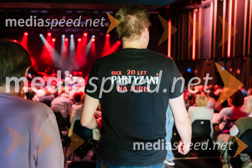 Koncert Svetlane Makarovič Nosimo rdečo zvezdo