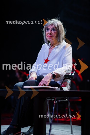  Svetlana Makarovič, pisateljicaKoncert Svetlane Makarovič Nosimo rdečo zvezdo