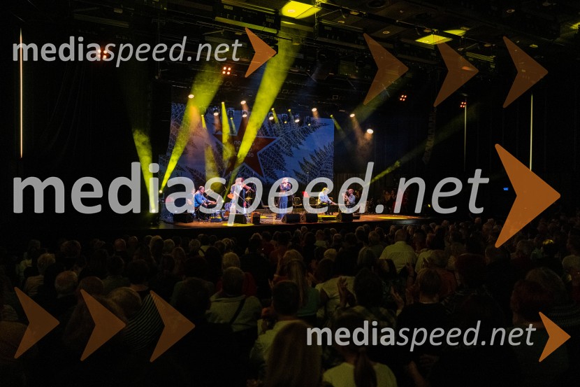 Koncert Svetlane Makarovič Nosimo rdečo zvezdo