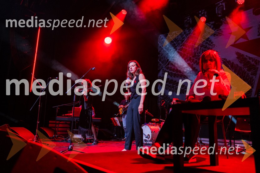  Tina Resman, igralkaKoncert Svetlane Makarovič Nosimo rdečo zvezdo