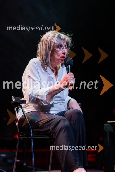  Svetlana Makarovič, pisateljicaKoncert Svetlane Makarovič Nosimo rdečo zvezdo