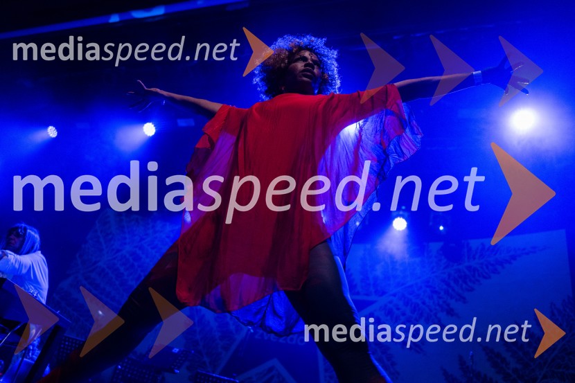  Maša Kagao Knez, koreografinja, plesalkaKoncert Svetlane Makarovič Nosimo rdečo zvezdo