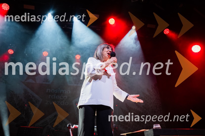  Svetlana Makarovič, pisateljicaKoncert Svetlane Makarovič Nosimo rdečo zvezdo