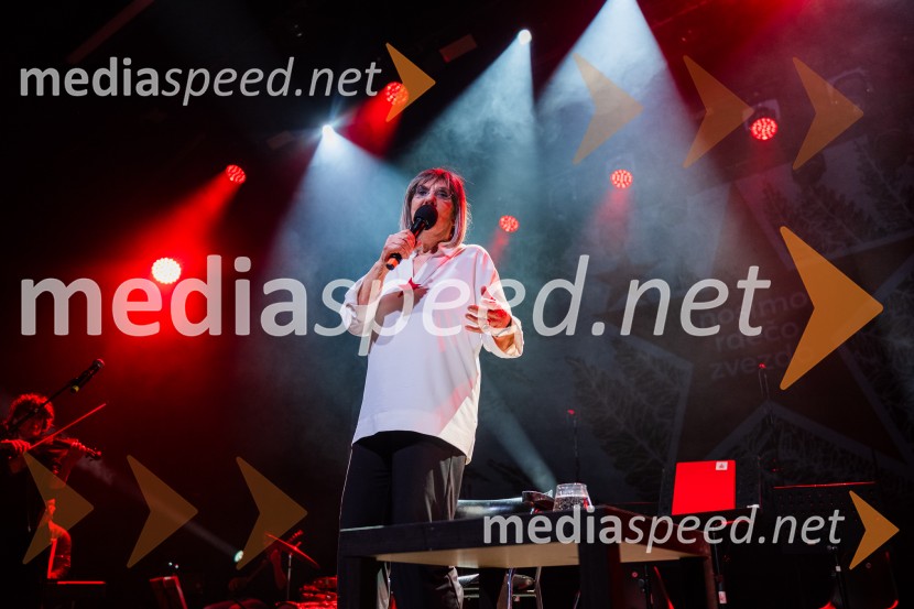  Svetlana Makarovič, pisateljicaKoncert Svetlane Makarovič Nosimo rdečo zvezdo